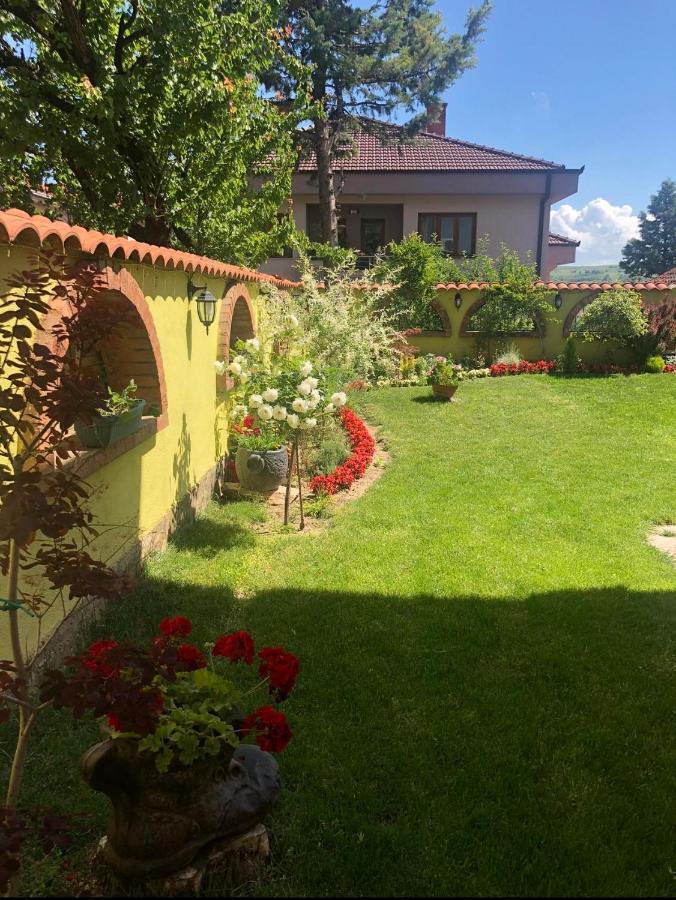 Lux Garden Home D Kumanovo Exterior photo